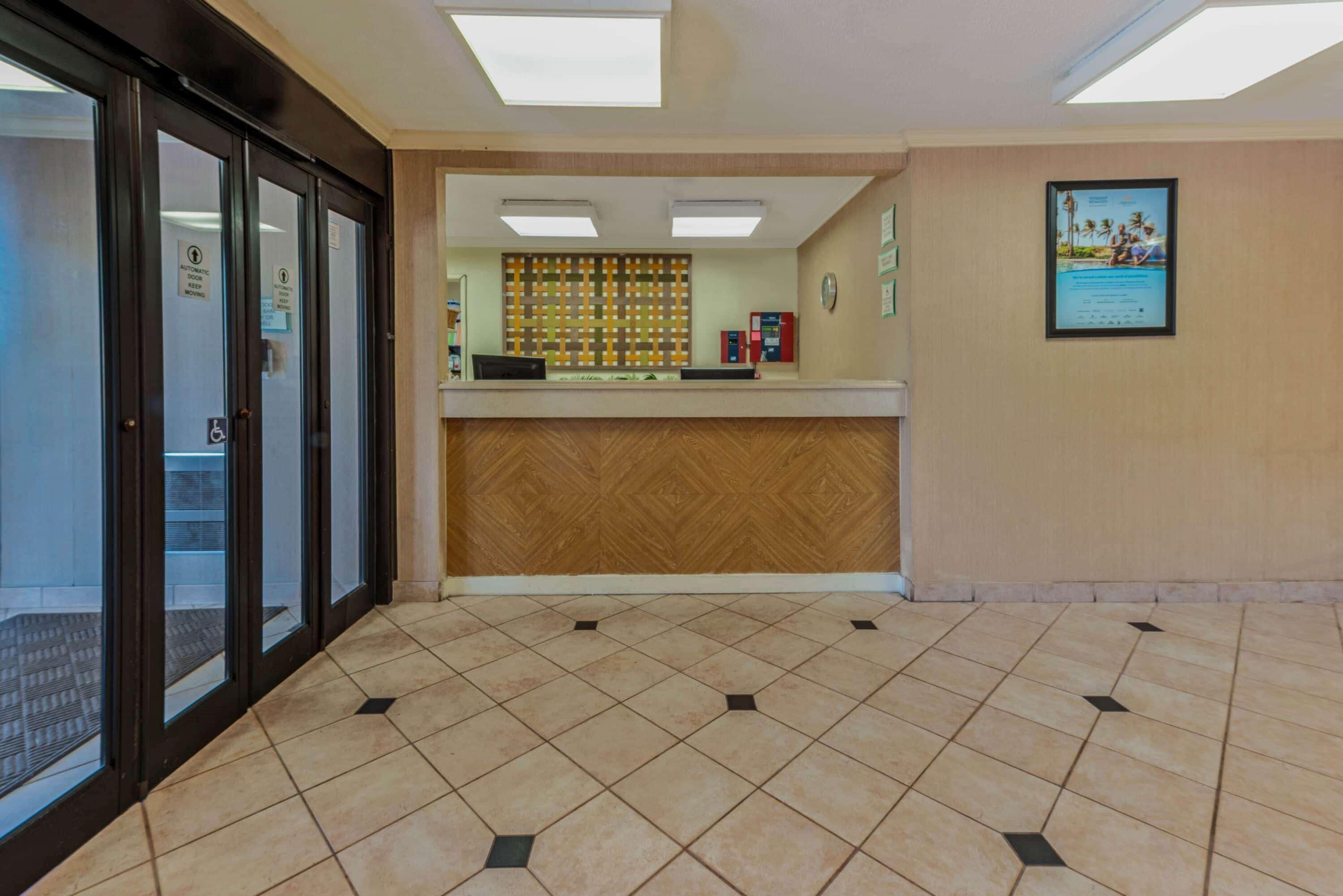 Hotel La Quinta By Wyndham Tampa Brandon West Exterior foto
